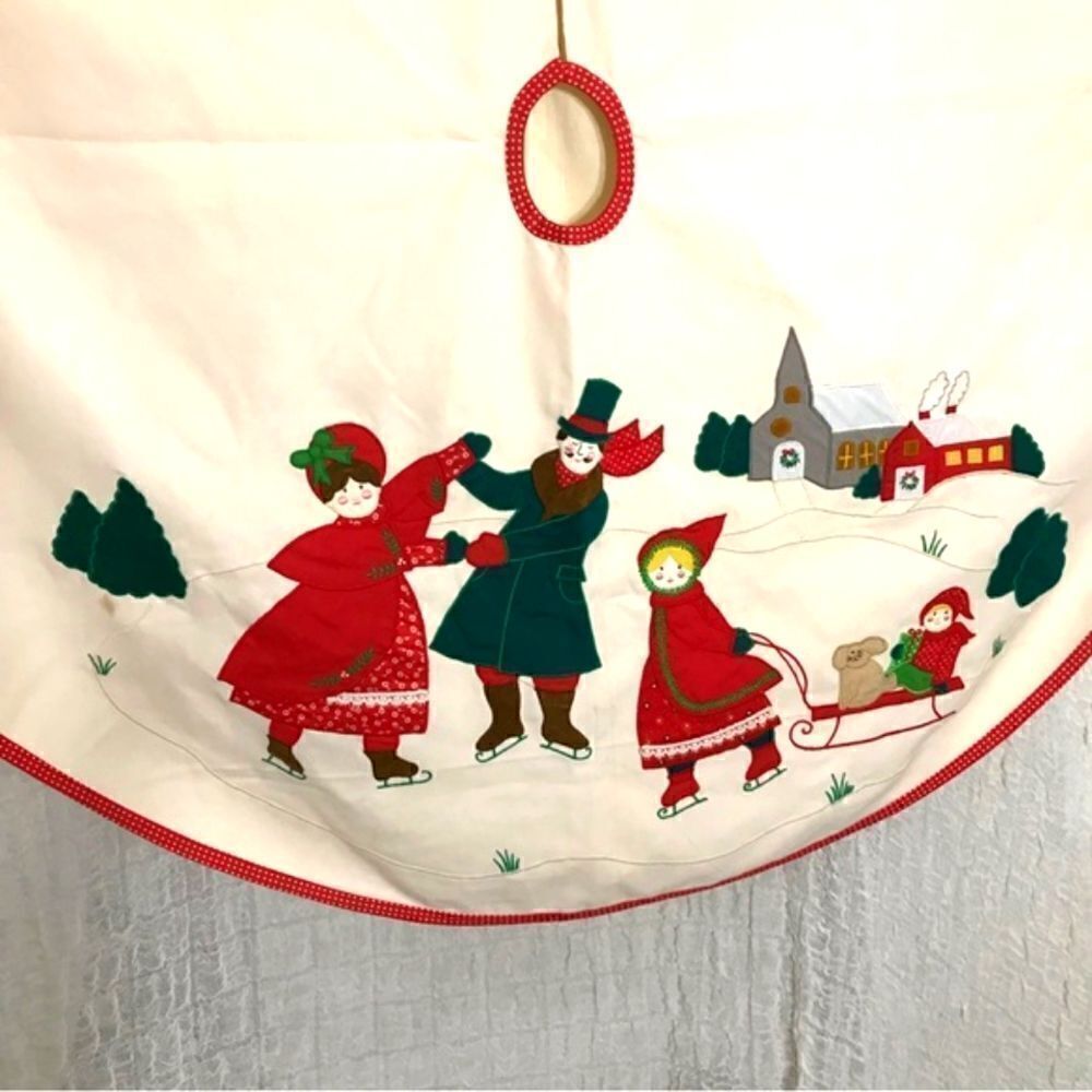 House of Hatten Vtg Christmas Tree Skirt